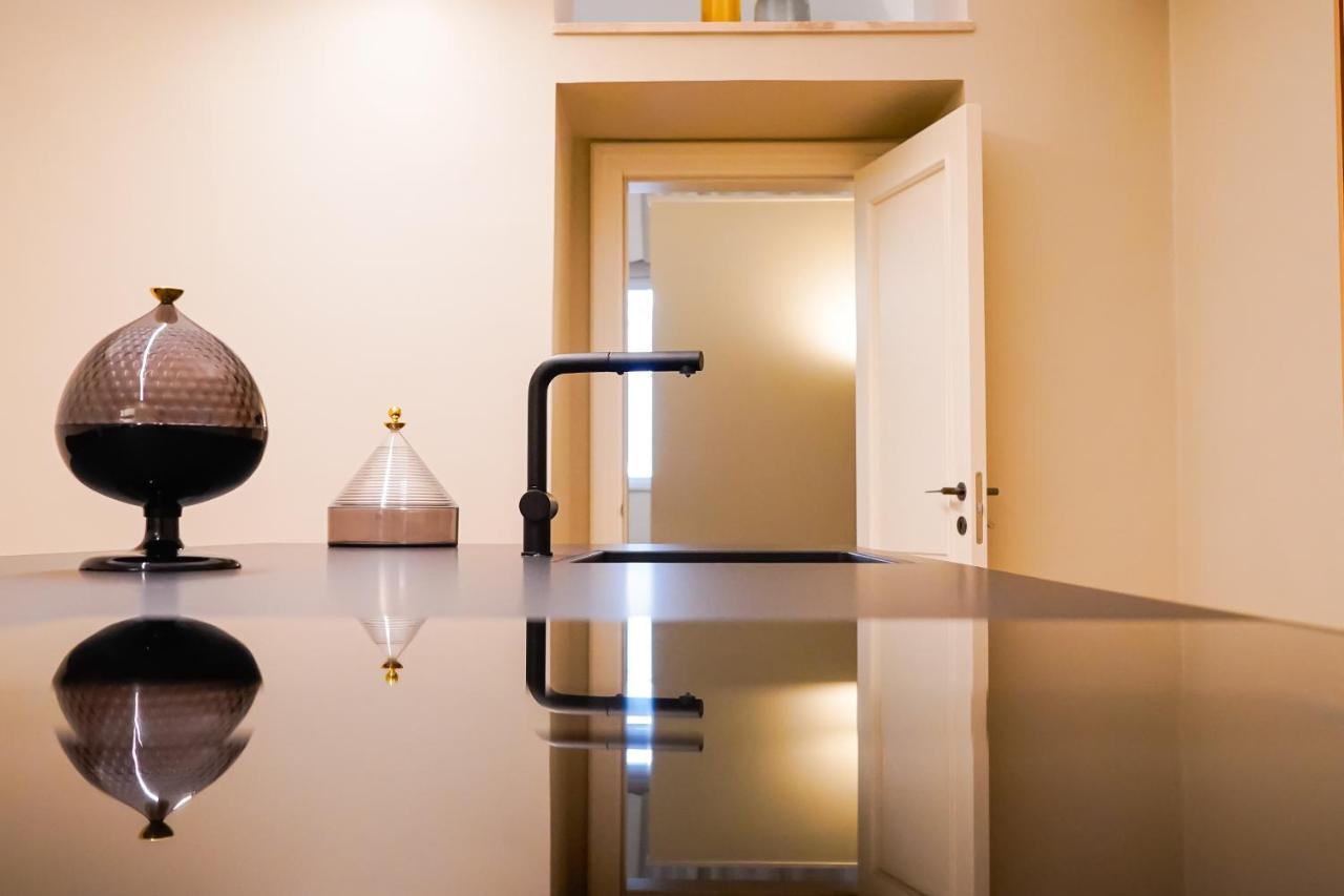 Meh Luxury Apartment City Centre Bari Exteriér fotografie